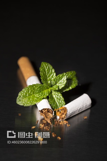 薄荷烟结束,特写End of mint cigarette, closeup